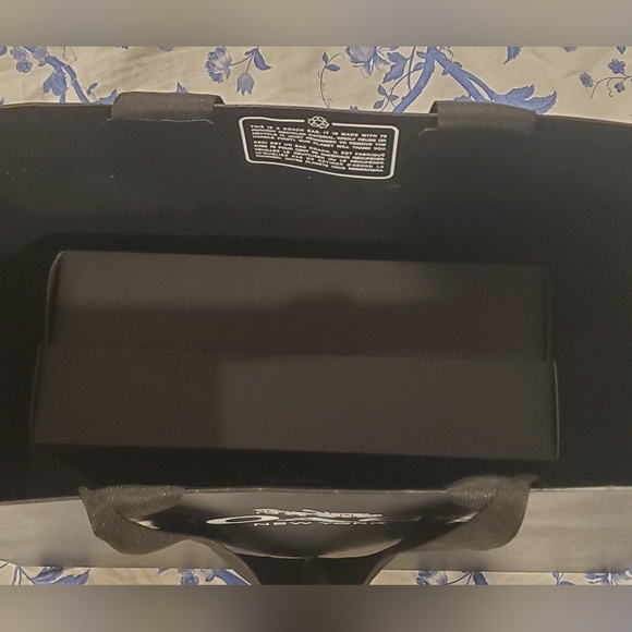 Coach Shopping Black Gift Bag And Box, Small White Dust Bag (Includes Free Gift) - Picture 6 of 8